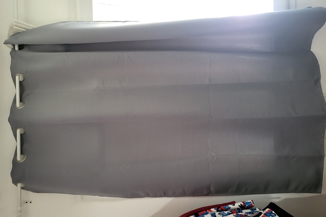 NETTOYAGE TAPIS, RIDEAUX, COUSSINS CHEZ PRESSING AQUALOGIA NIMES