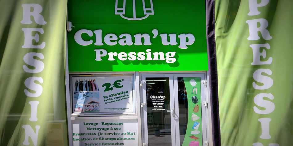 Clean'Up Pressing Nîmes Ville active vous reçoit pour l'entretien de vos vêtements et textiles.(® SAAM-Fabrice Chort)