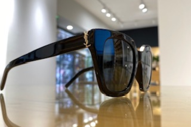 Solaire Saint-Laurent Femme CHEZ VOTRE OPTICIEN LA BINOCLE NIMOISE A NIMES-MONTPELLIER-UZES-ALES-AVIGNON-ARLES