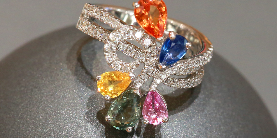 Bijouterie Thomas Joaillier Nîmes •  bijoux, joaillerie, montres ainsi qu'un service de création et de réparation.(® SAAM-fabrice Chort)