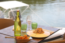 Le Dauphin Grau du Roi propose une belle terrasse de restaurant sur les quais (® SAAM-fabrice Chort)